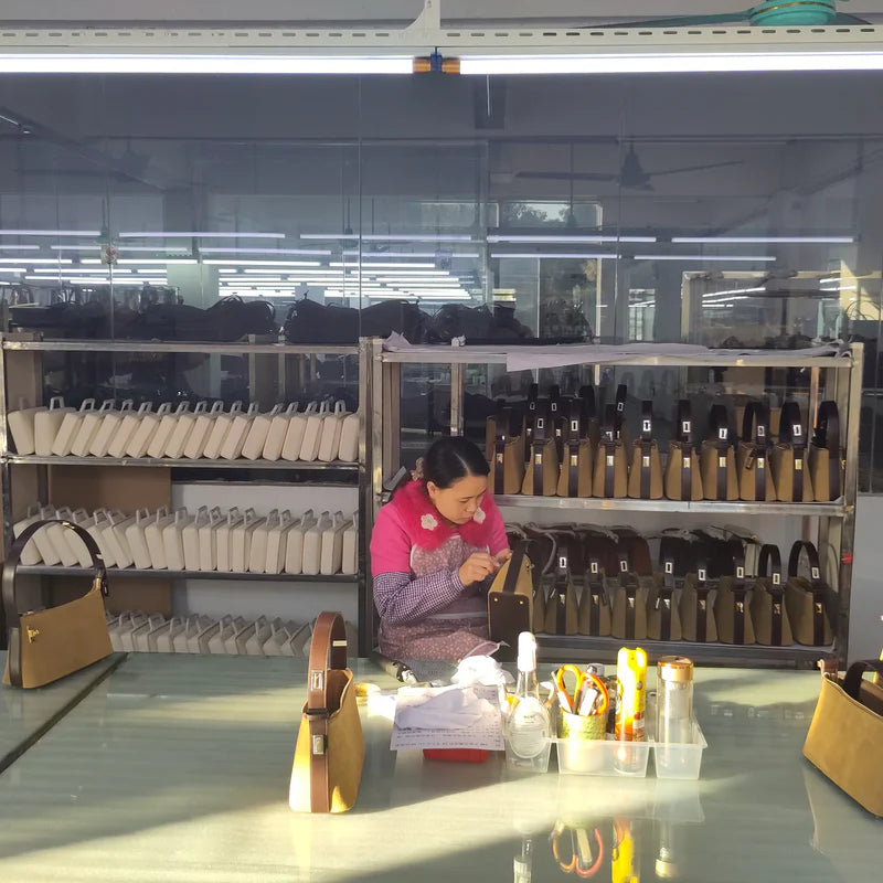 Batching alessia jade bag