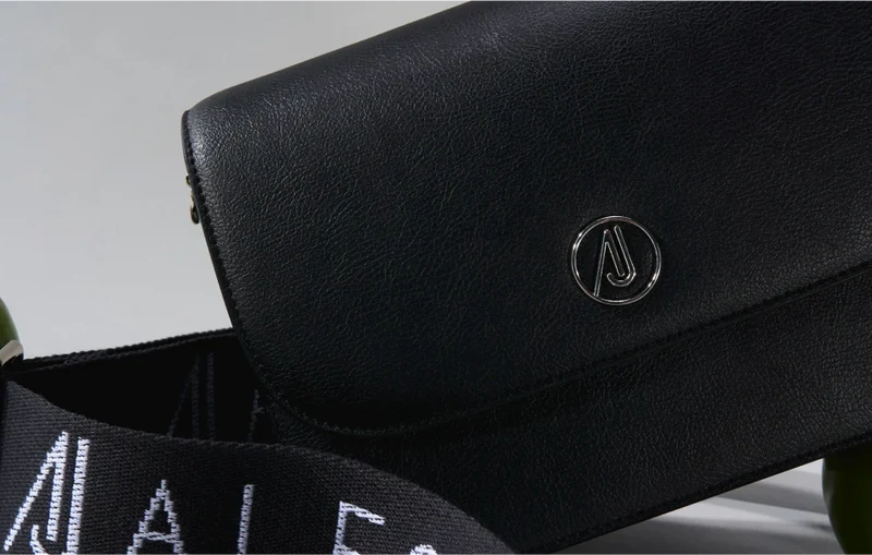 Black leather alessia jade bag